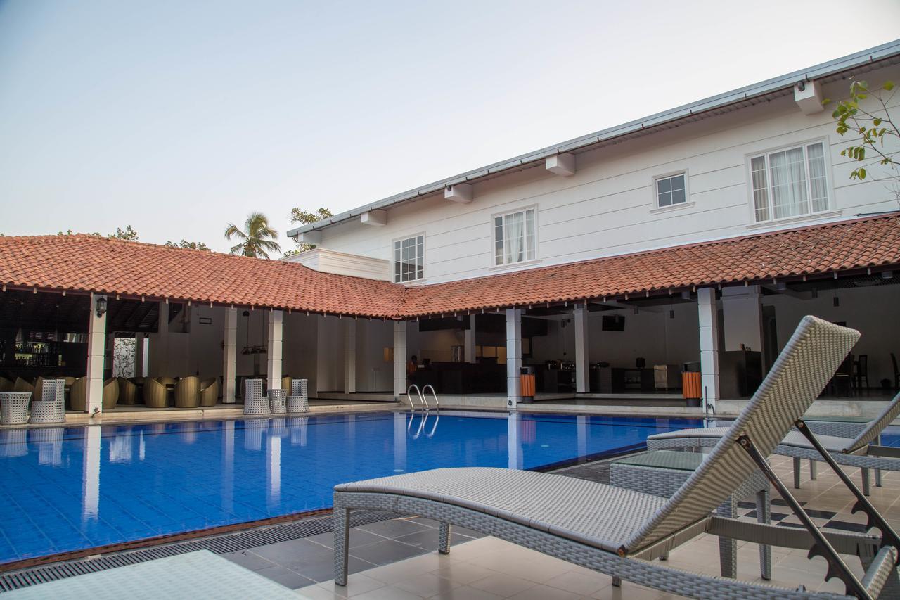 The Covanro Airport Hotel - Katunayake Gampaha Luaran gambar
