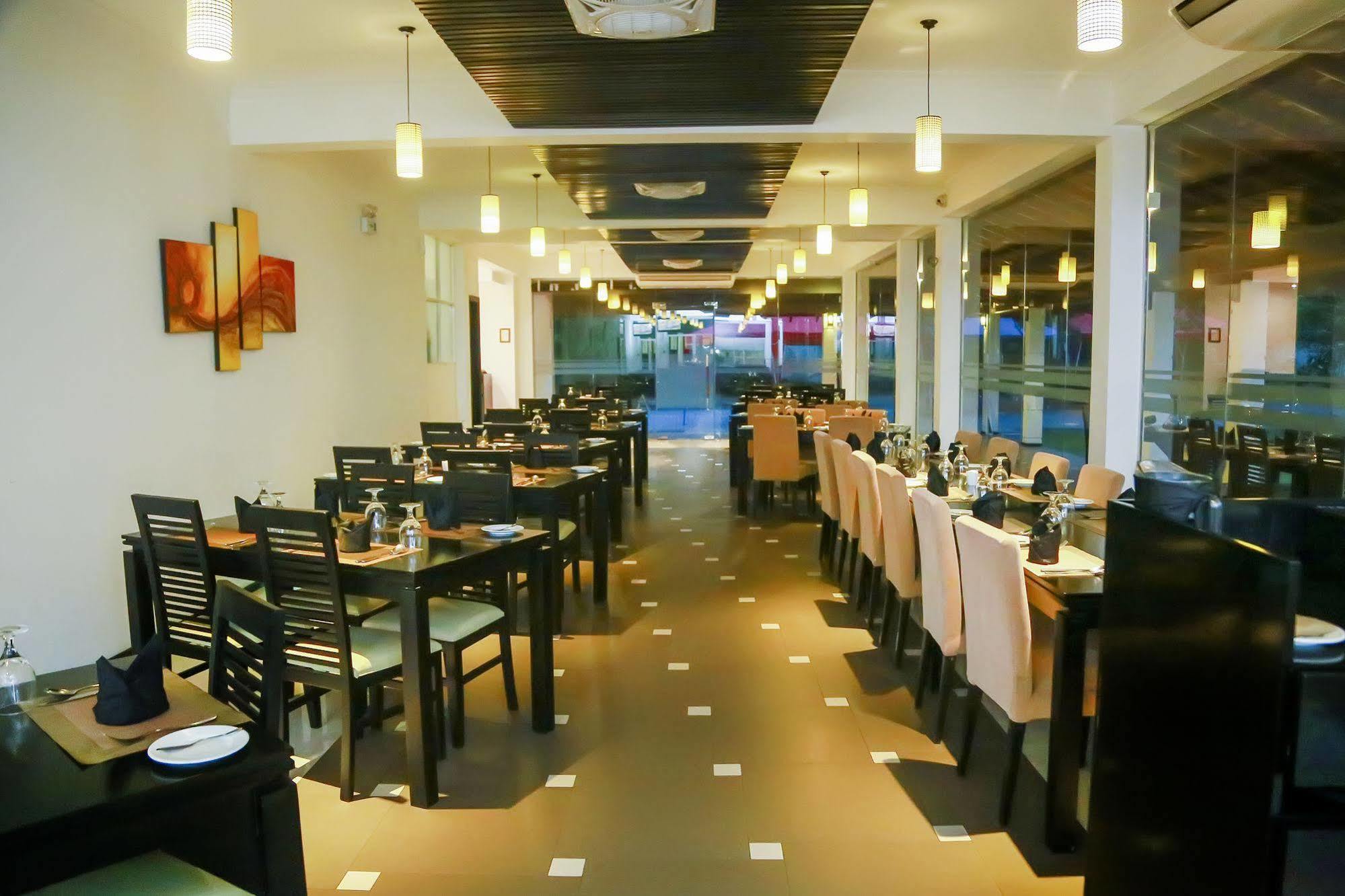 The Covanro Airport Hotel - Katunayake Gampaha Luaran gambar